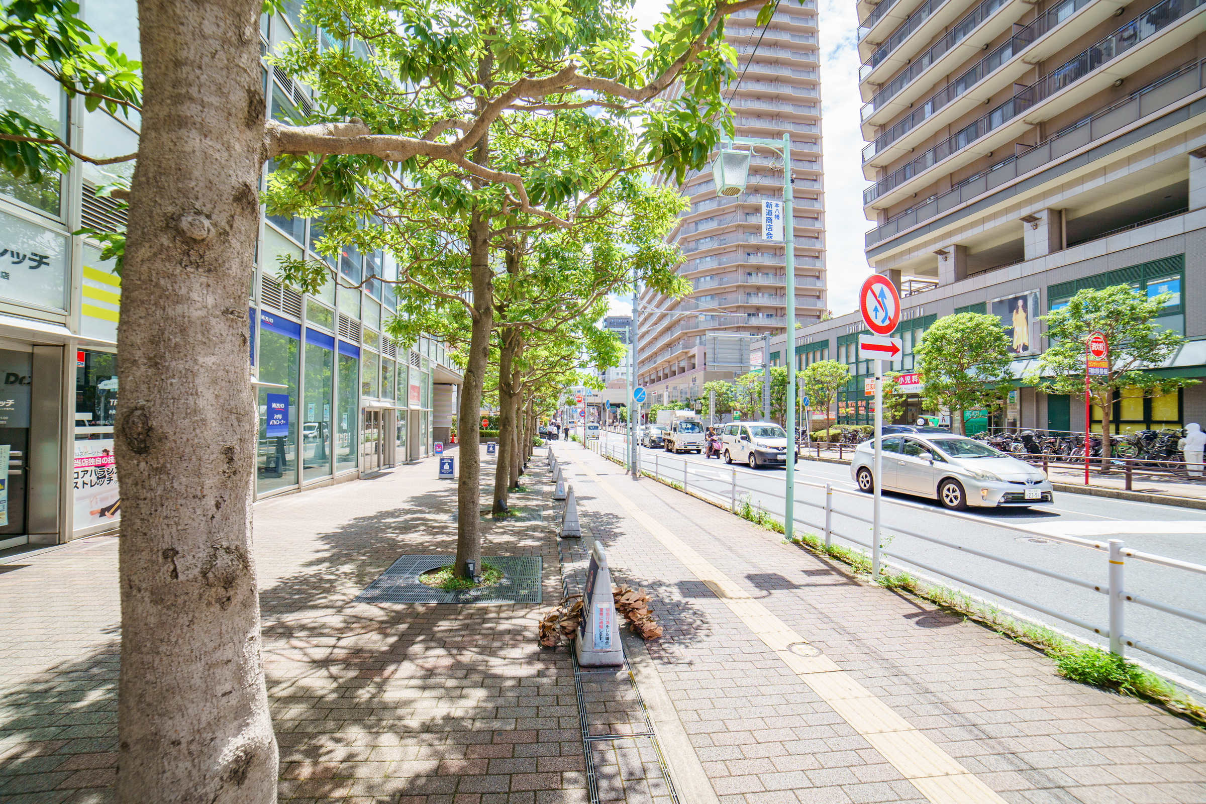 都営新宿線本八幡駅周辺