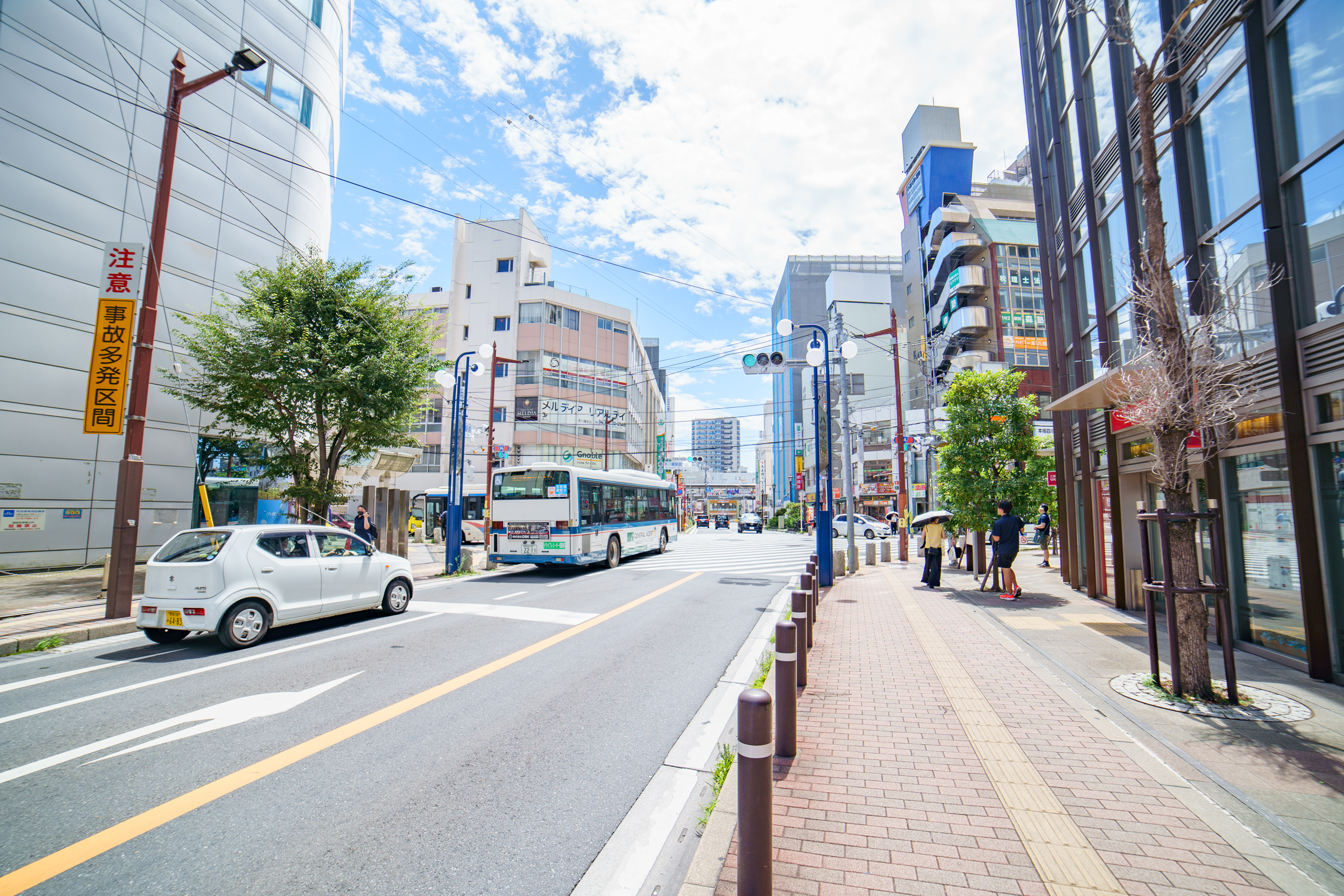 本八幡駅周辺の道路
