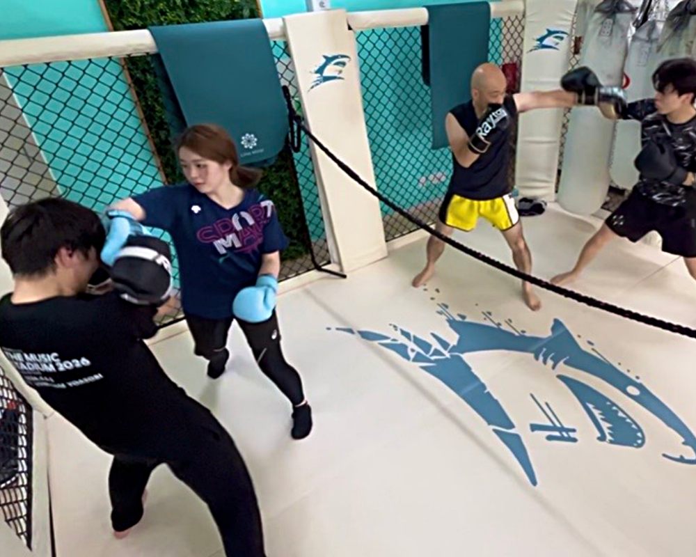 運動不足解消のためにトレーニングする様子