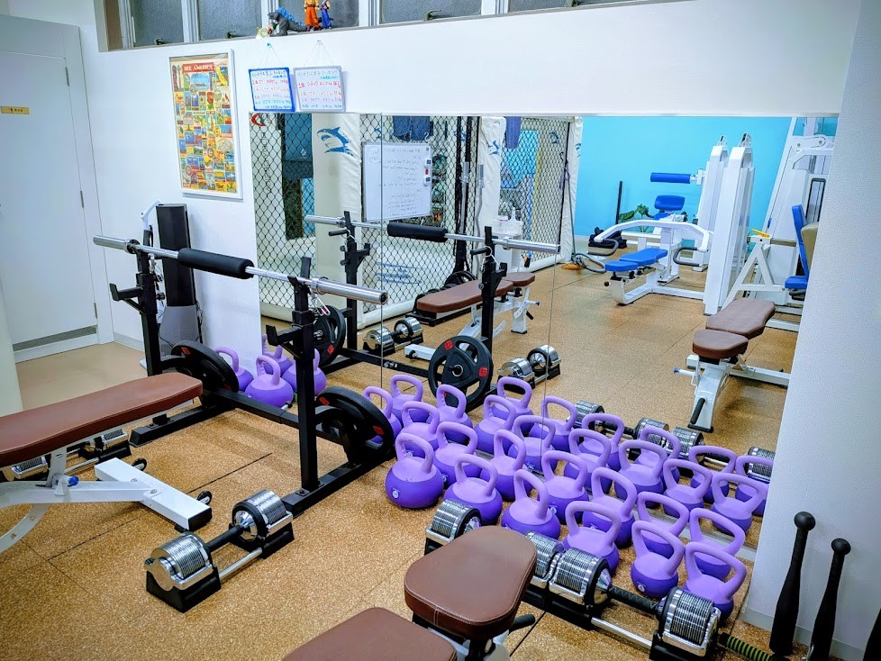 Shark Style Gym本八幡のフリーウェイト設備