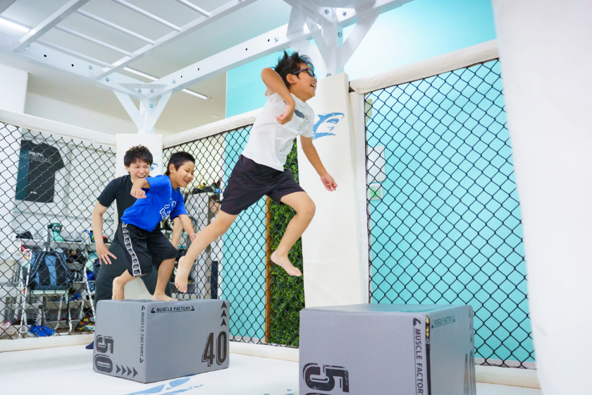 SHARK STYLE GYMで運動を楽しむ子ども